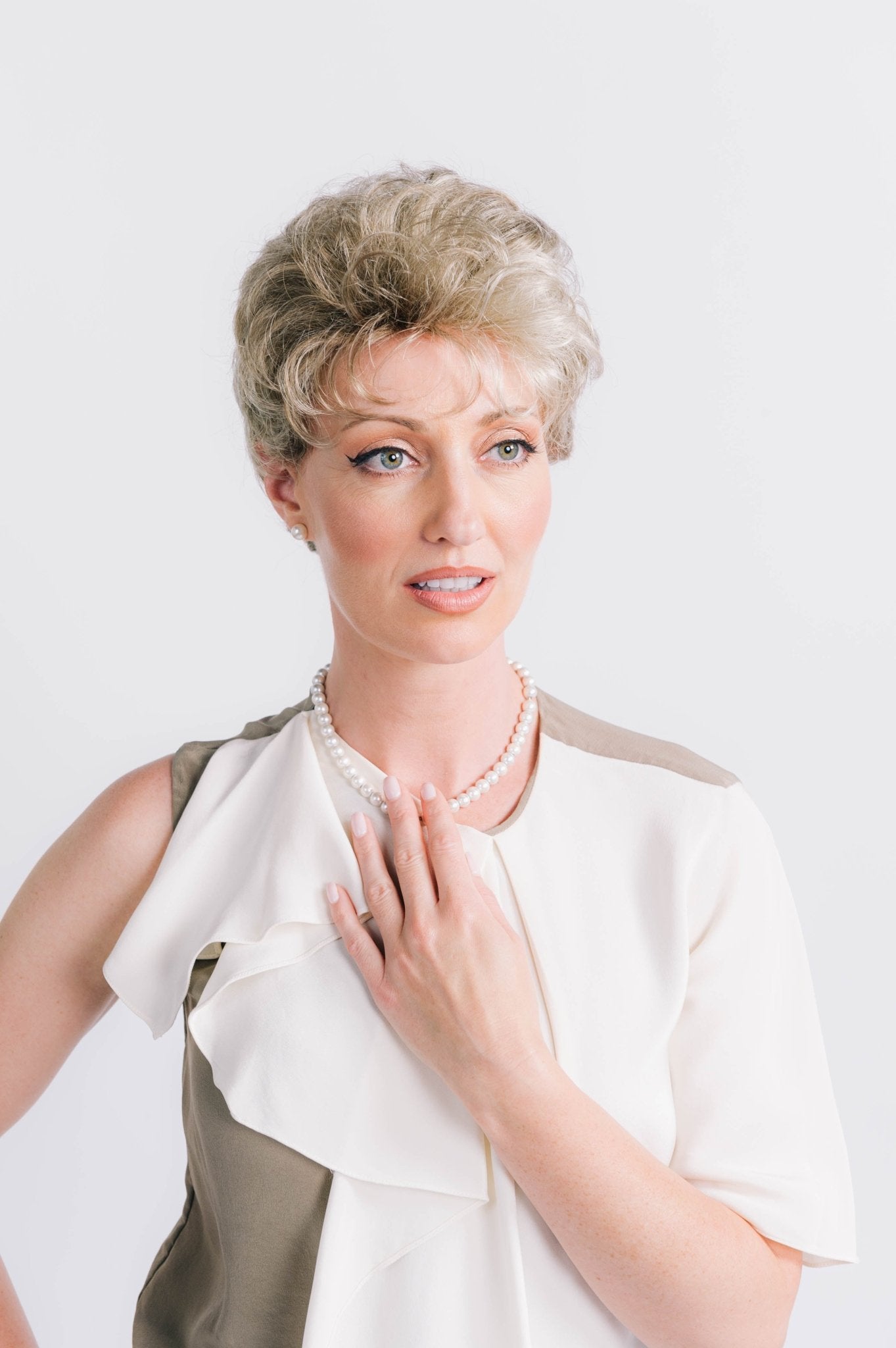 Simply Perfect - Enhanced Hair - Wig - Expressions