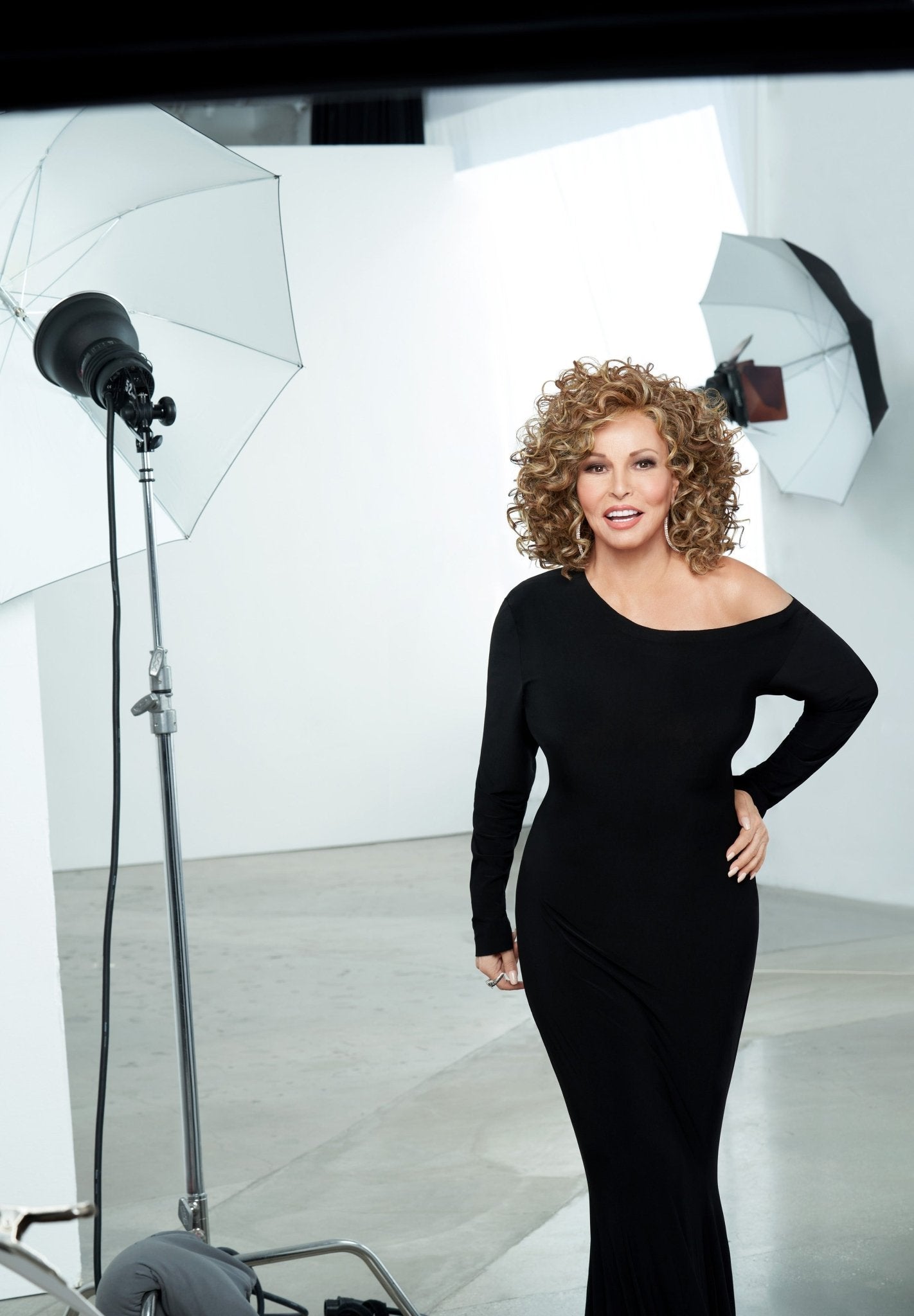 Click Click Flash* - Enhanced Hair - Wig - Raquel Welch