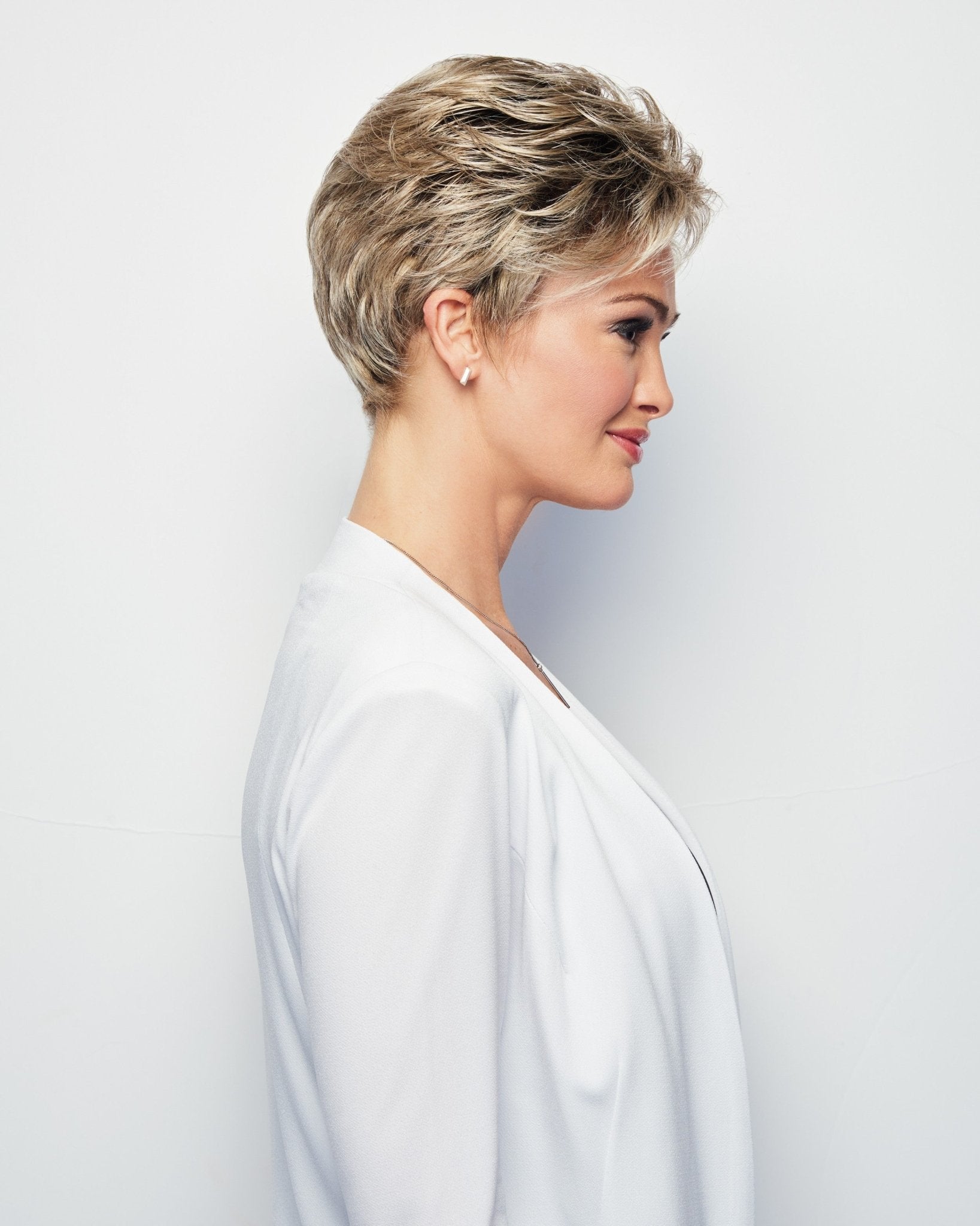 Winner Elite - Enhanced Hair - Wig - Raquel Welch